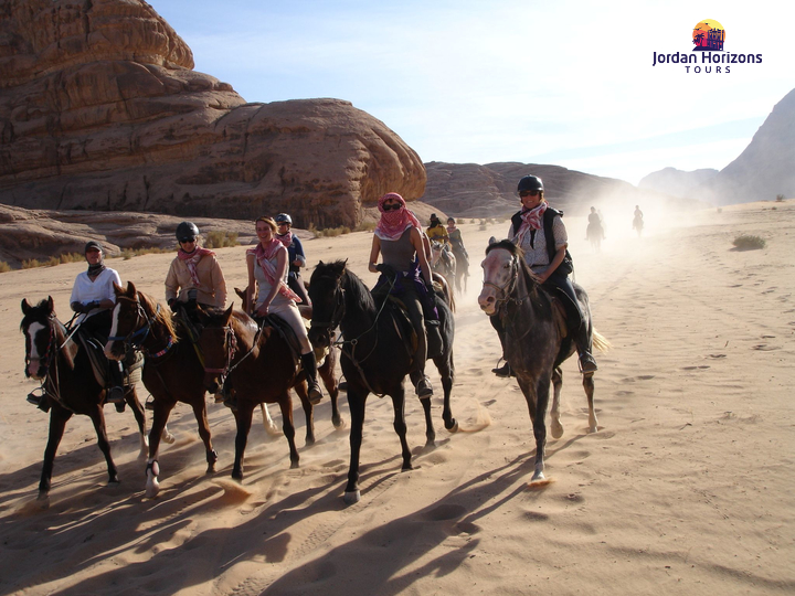 Balade à cheval dans le désert jordanien - Wadi Rum